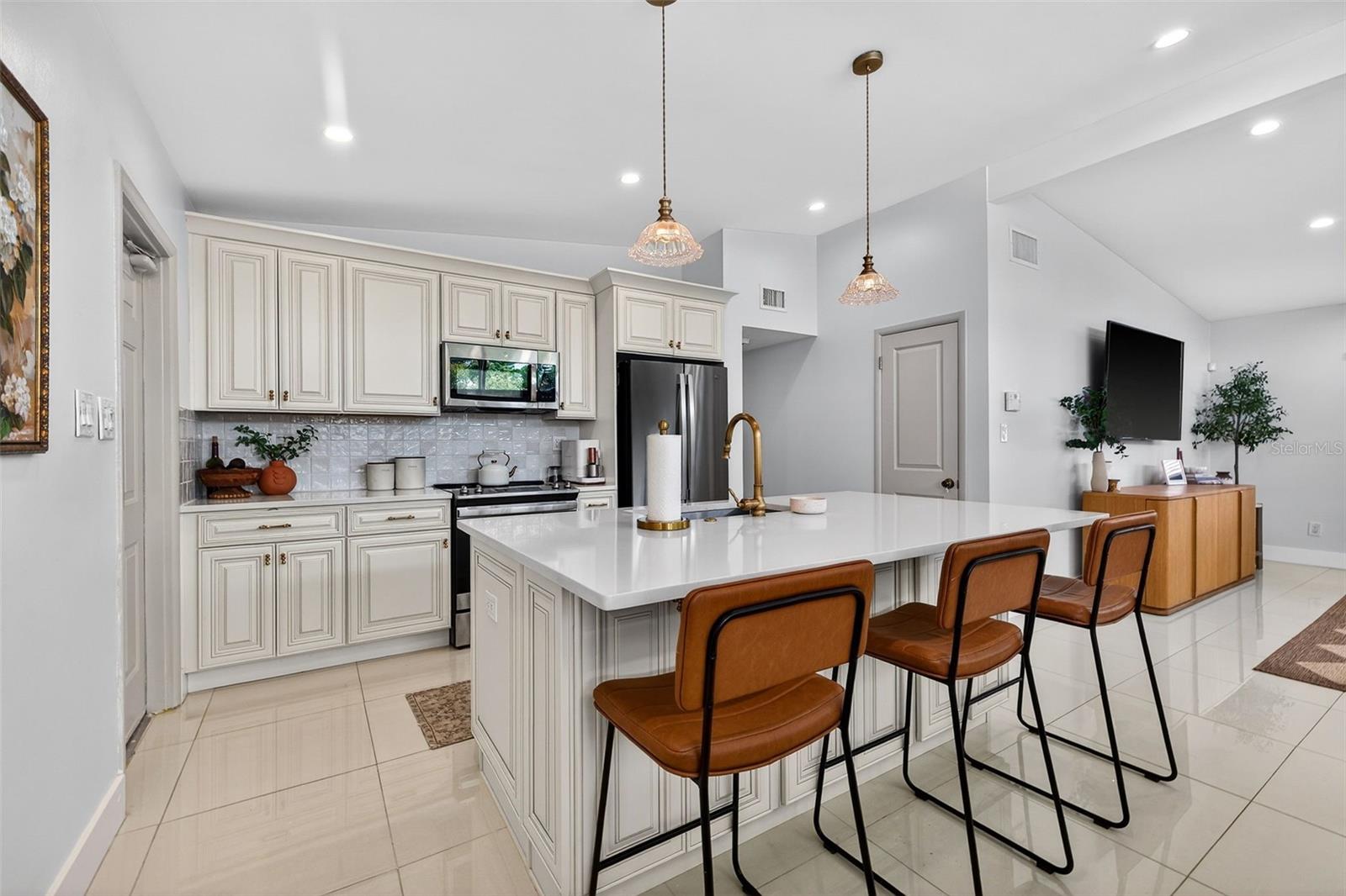 4905 N MENDENHALL DR, TAMPA, FL, 33603