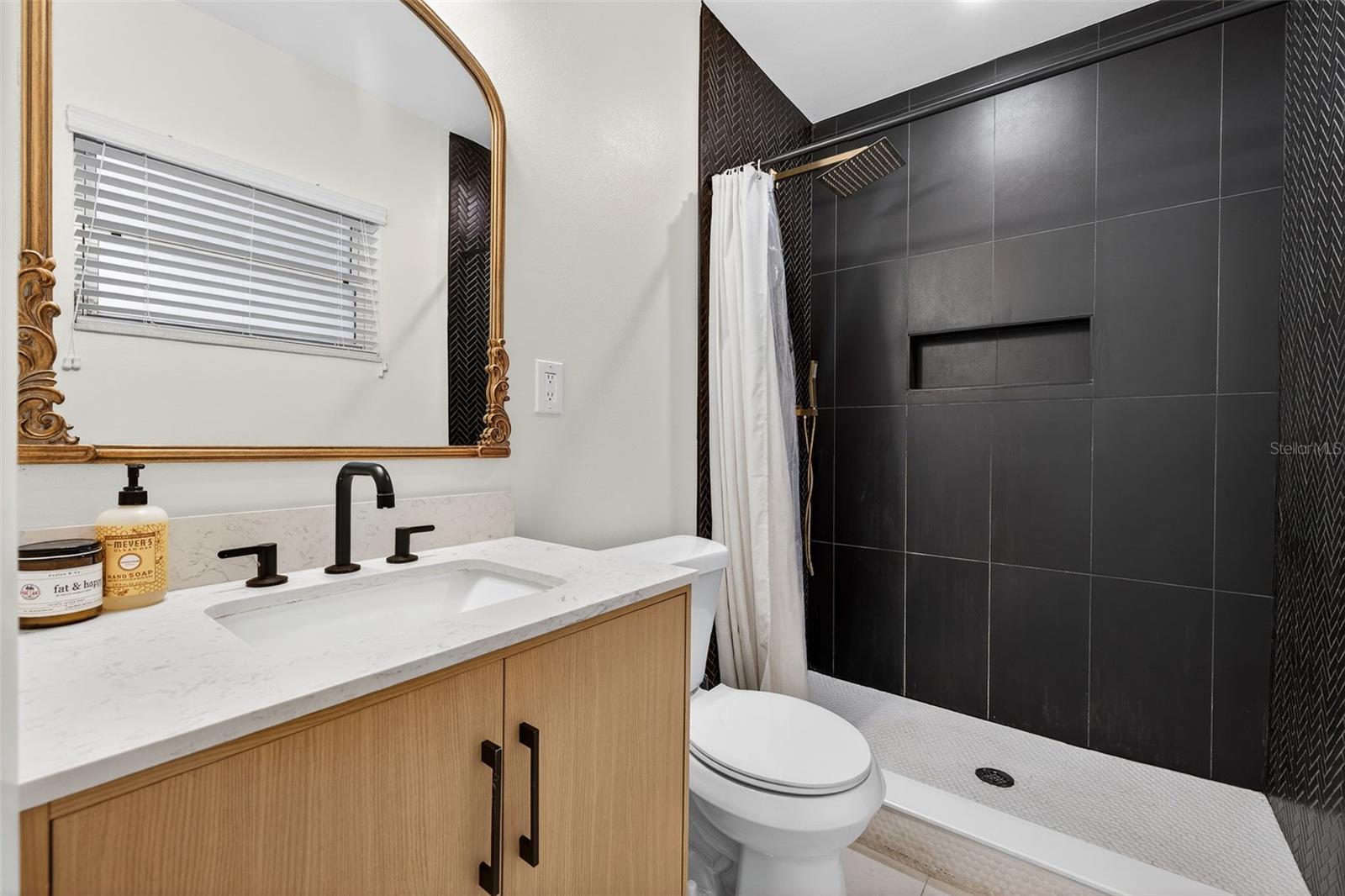 4905 N MENDENHALL DR, TAMPA, FL, 33603