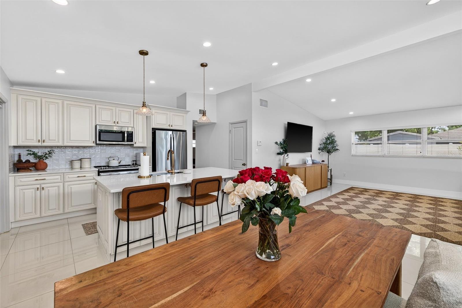 4905 N MENDENHALL DR, TAMPA, FL, 33603