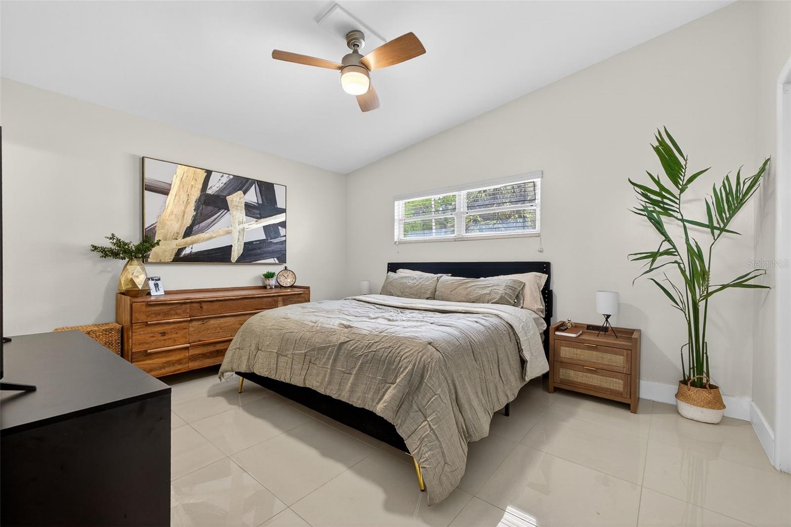 4905 N MENDENHALL DR, TAMPA, FL, 33603