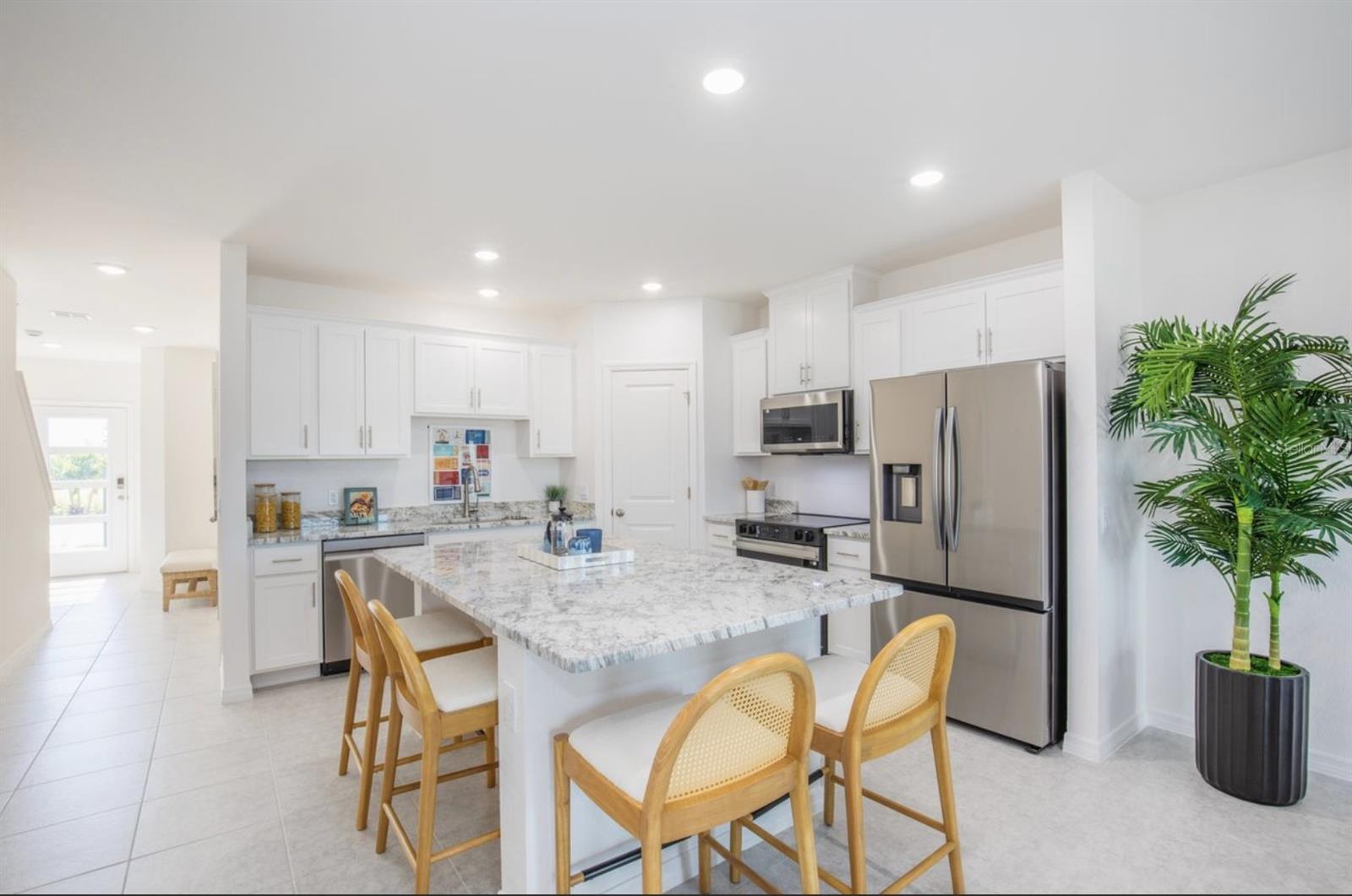 10530 FOUNTAIN PALM CIR, BOKEELIA, FL, 33922