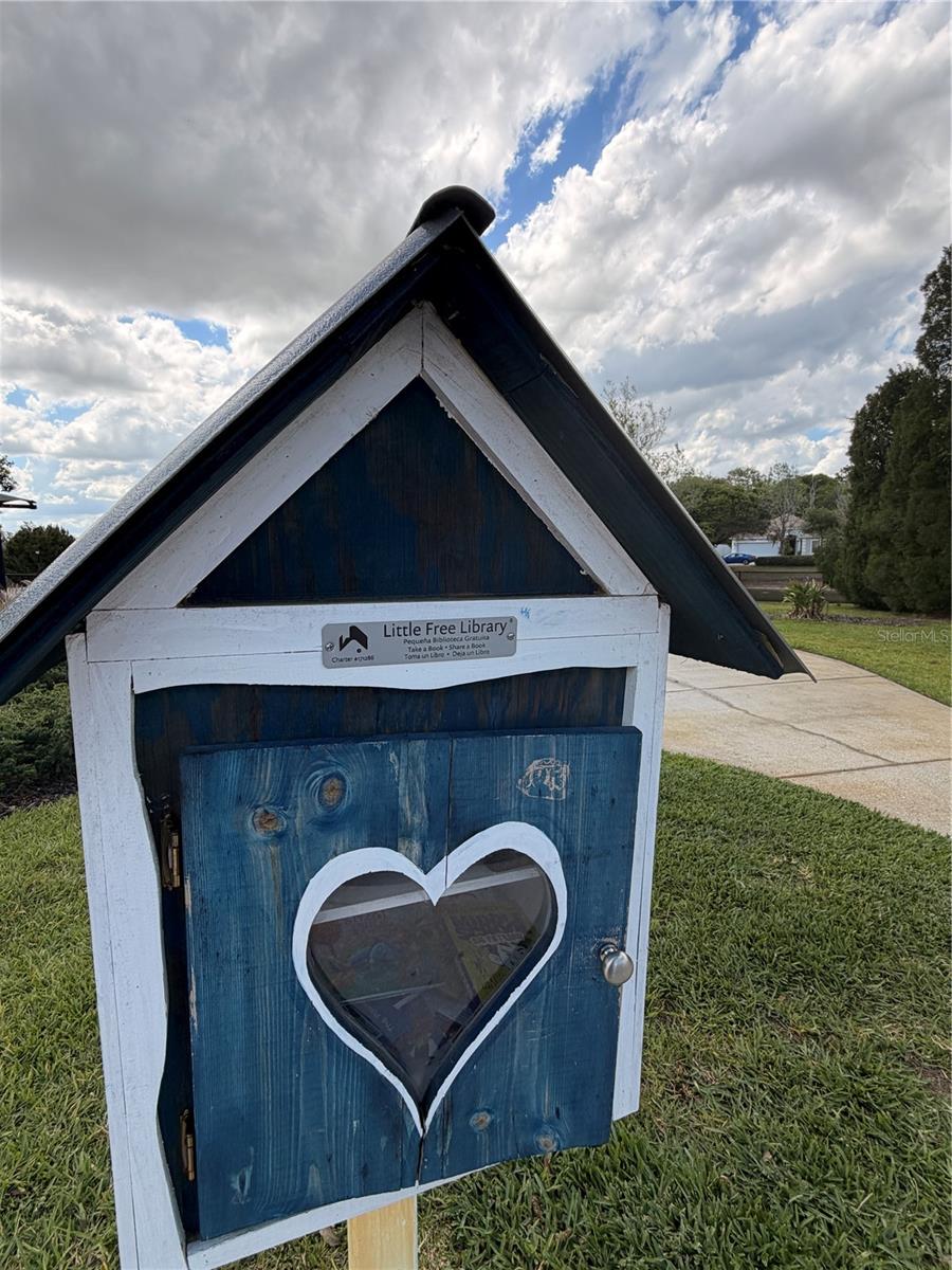 Morning walks, pool days, and a good book ????With Little Free Libraries placed around the community, it’s easy to unwind and enjoy the little moments that make this neighborhood feel like home.