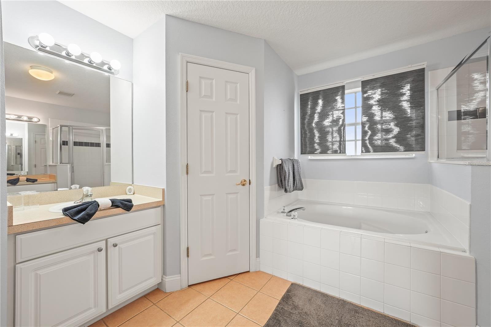 4663 CUMBRIAN LAKES DR, KISSIMMEE, FL, 34746