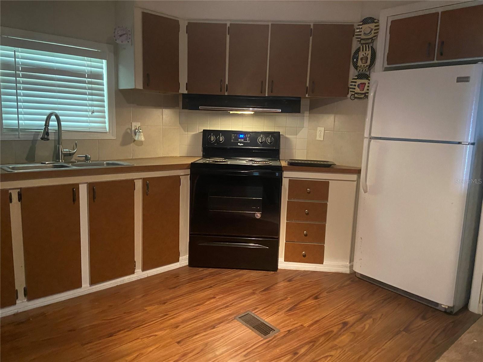 4 LYNWOOD CT, DAYTONA BEACH, FL, 32119