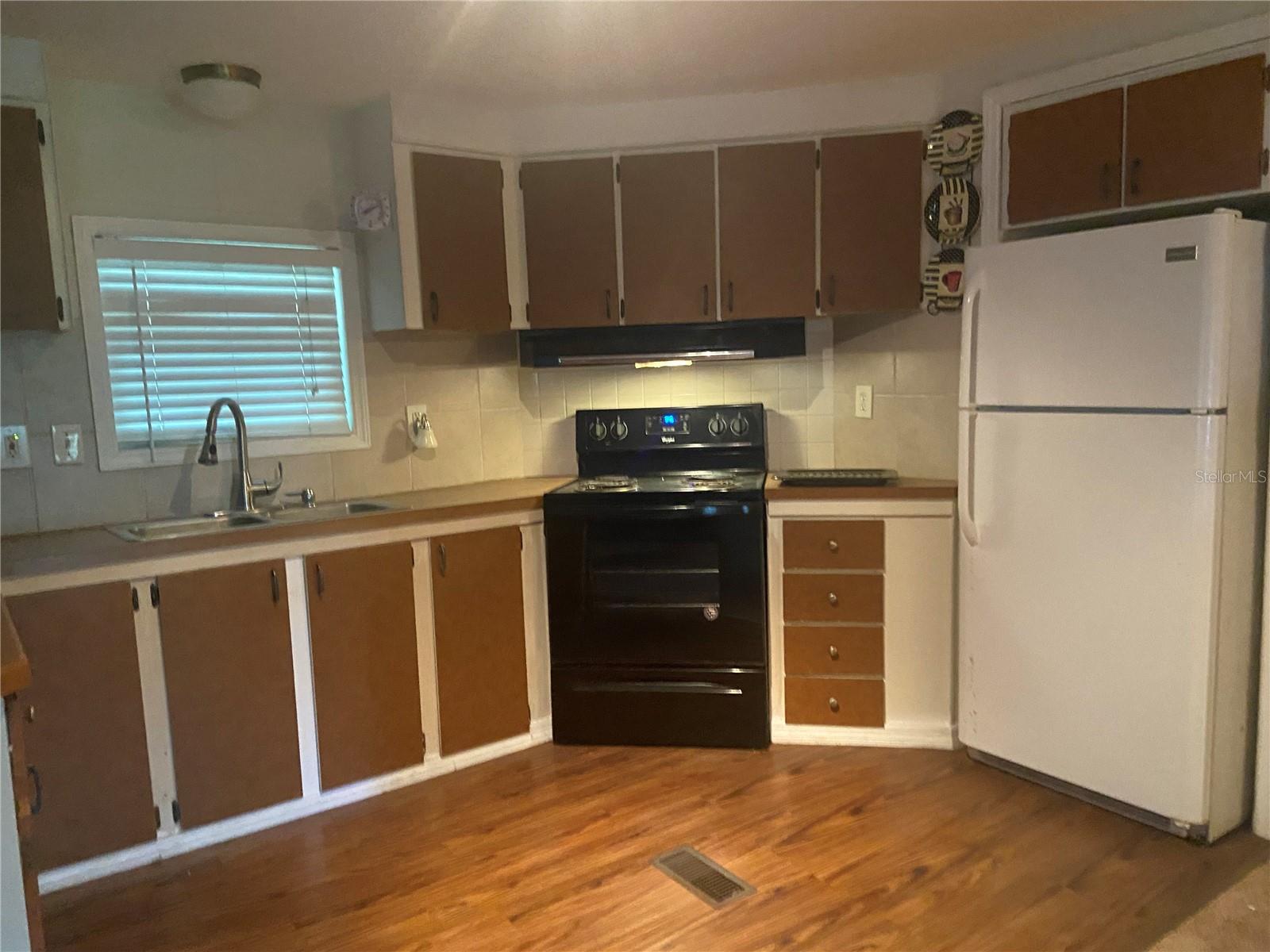 4 LYNWOOD CT, DAYTONA BEACH, FL, 32119
