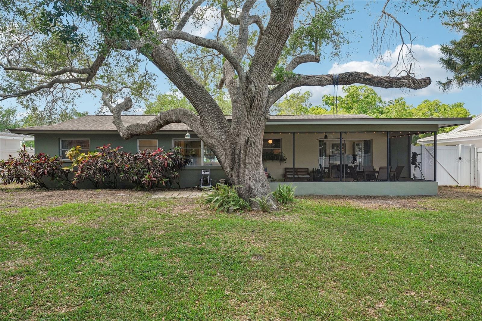 11469 IMPERIAL GROVE DR E, LARGO, FL, 33774