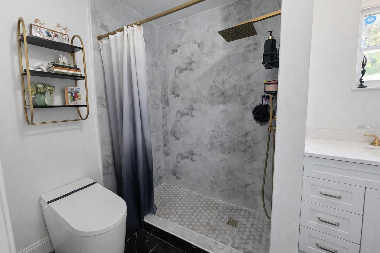 207 N BEVERLY AVE, TAMPA, FL, 33609