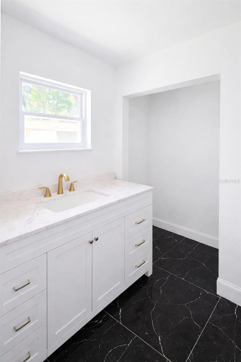 207 N BEVERLY AVE, TAMPA, FL, 33609