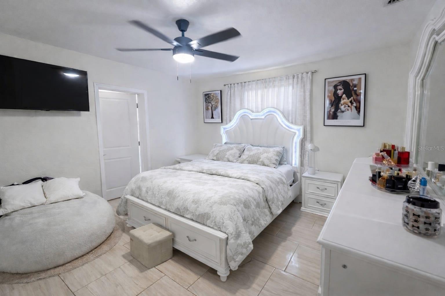 207 N BEVERLY AVE, TAMPA, FL, 33609