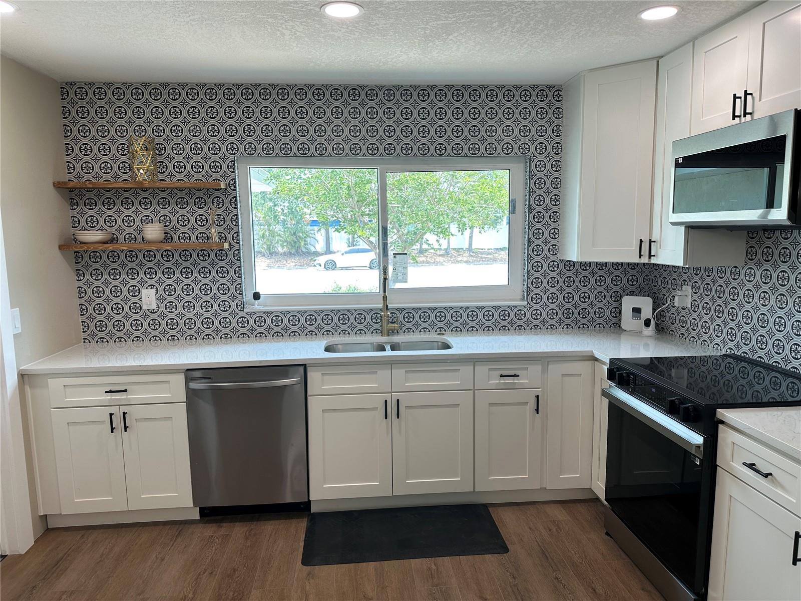 8808 44TH AVENUE DR W, BRADENTON, FL, 34210