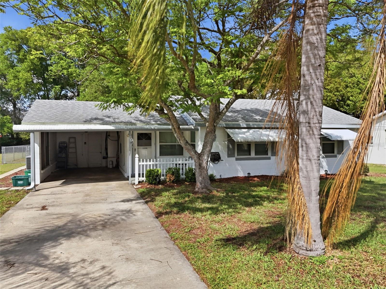 8 ANGELES RD, DEBARY, FL, 32713