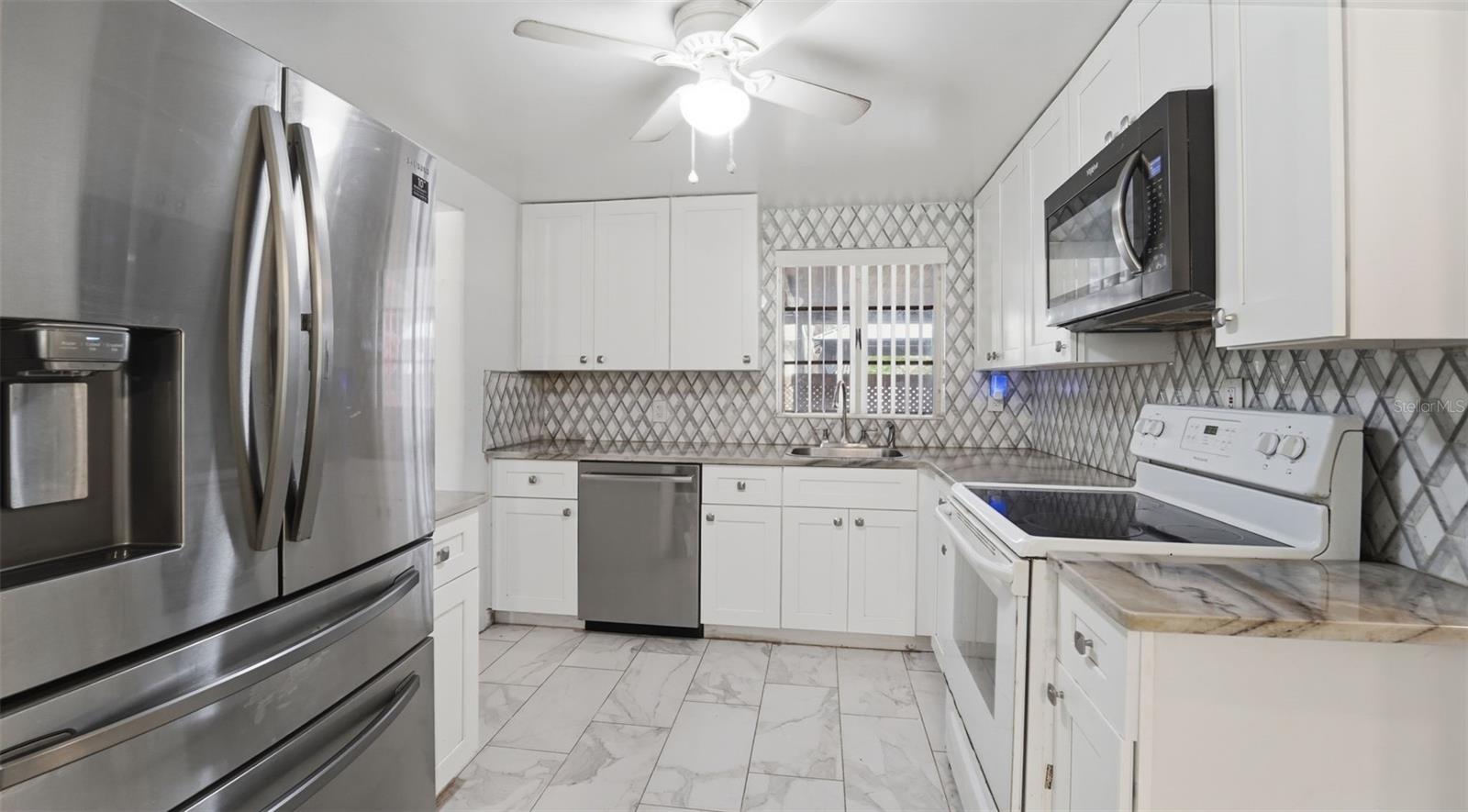 8 ANGELES RD, DEBARY, FL, 32713