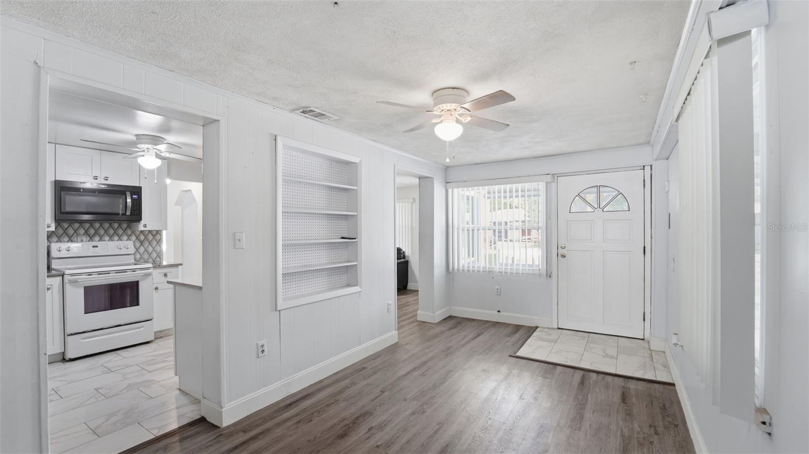 8 ANGELES RD, DEBARY, FL, 32713