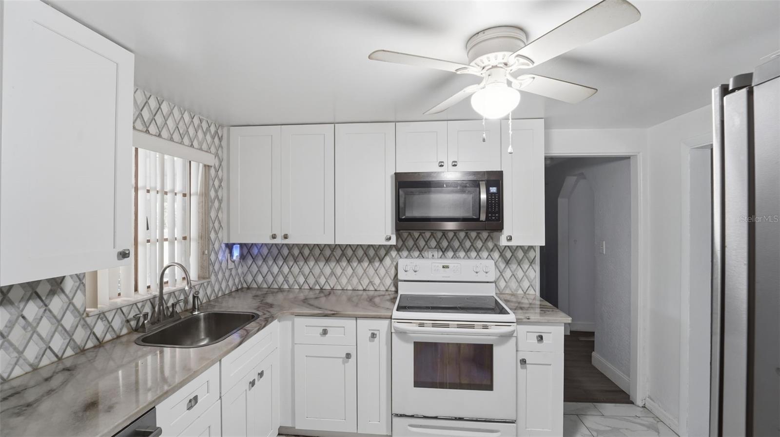 8 ANGELES RD, DEBARY, FL, 32713