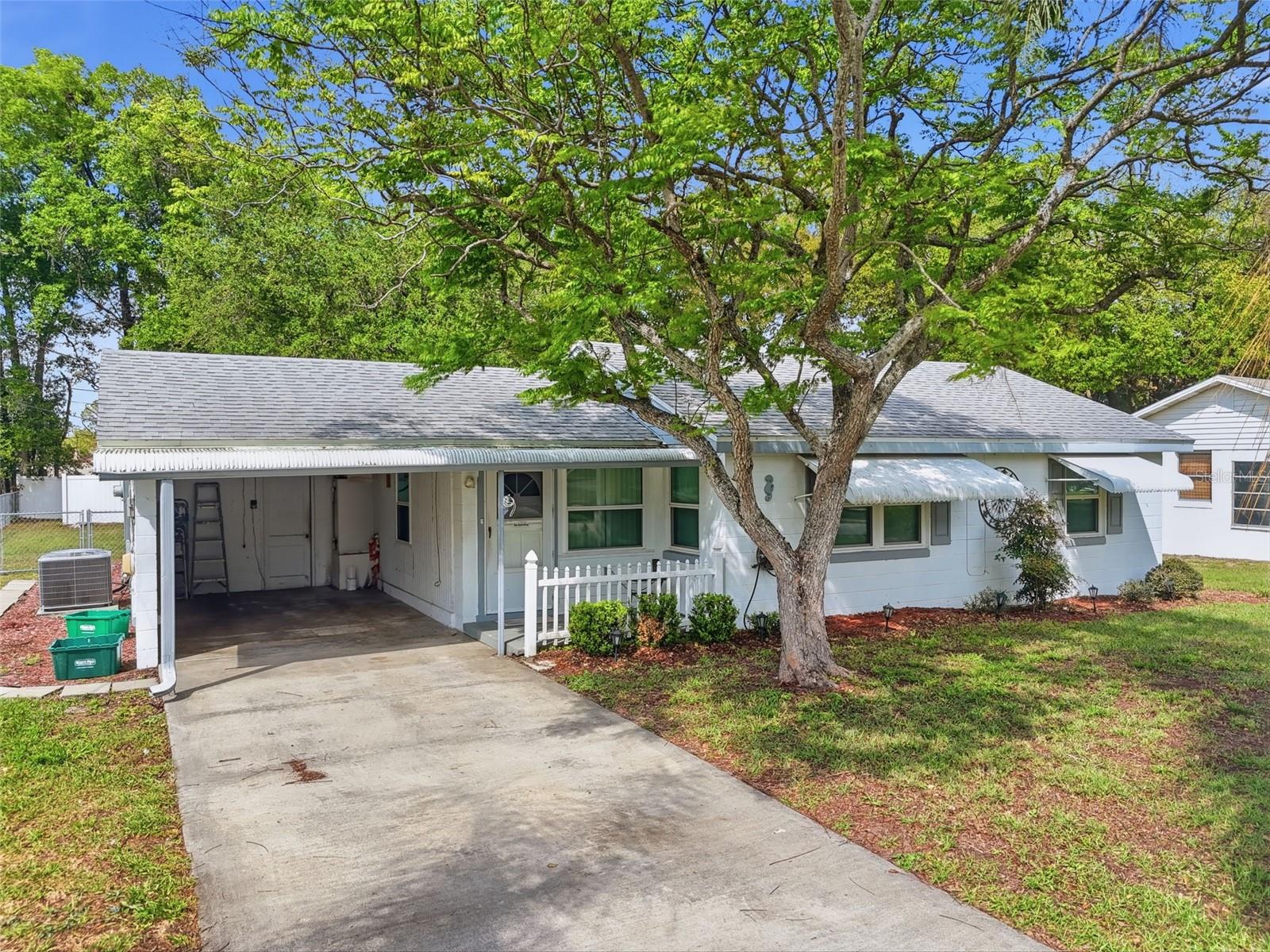 8 ANGELES RD, DEBARY, FL, 32713