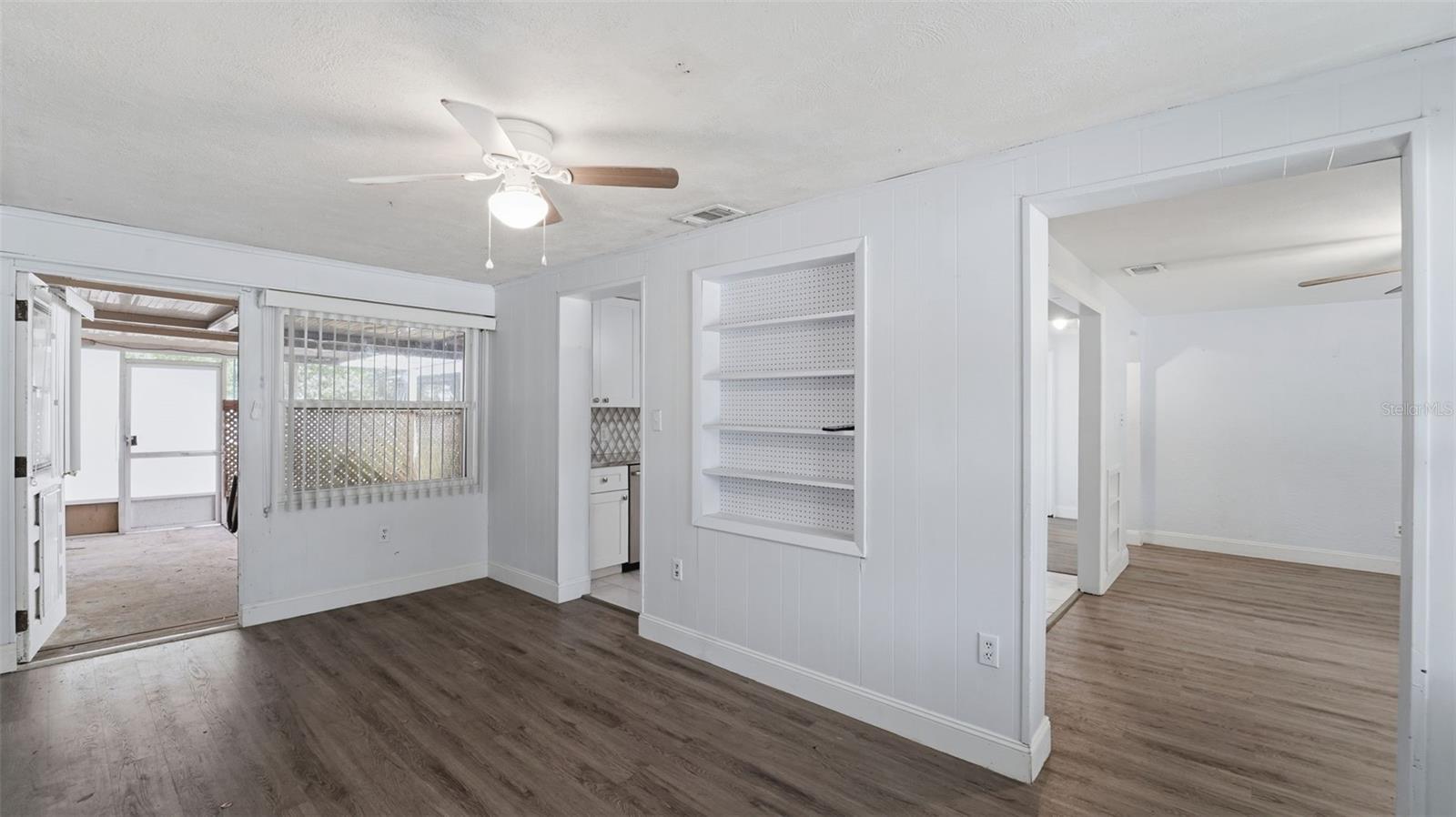 8 ANGELES RD, DEBARY, FL, 32713