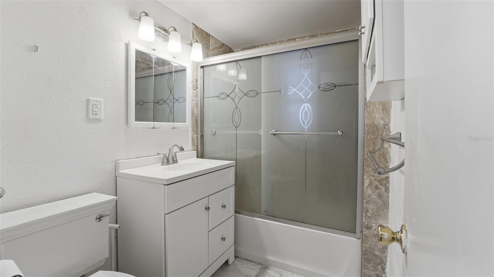 8 ANGELES RD, DEBARY, FL, 32713