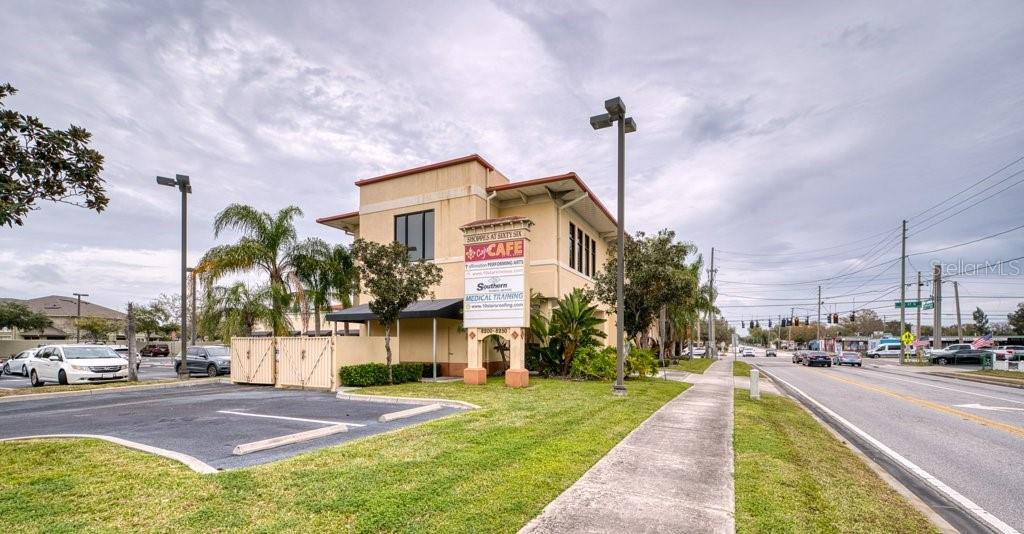 8200 66TH ST N #2, PINELLAS PARK, FL, 33781