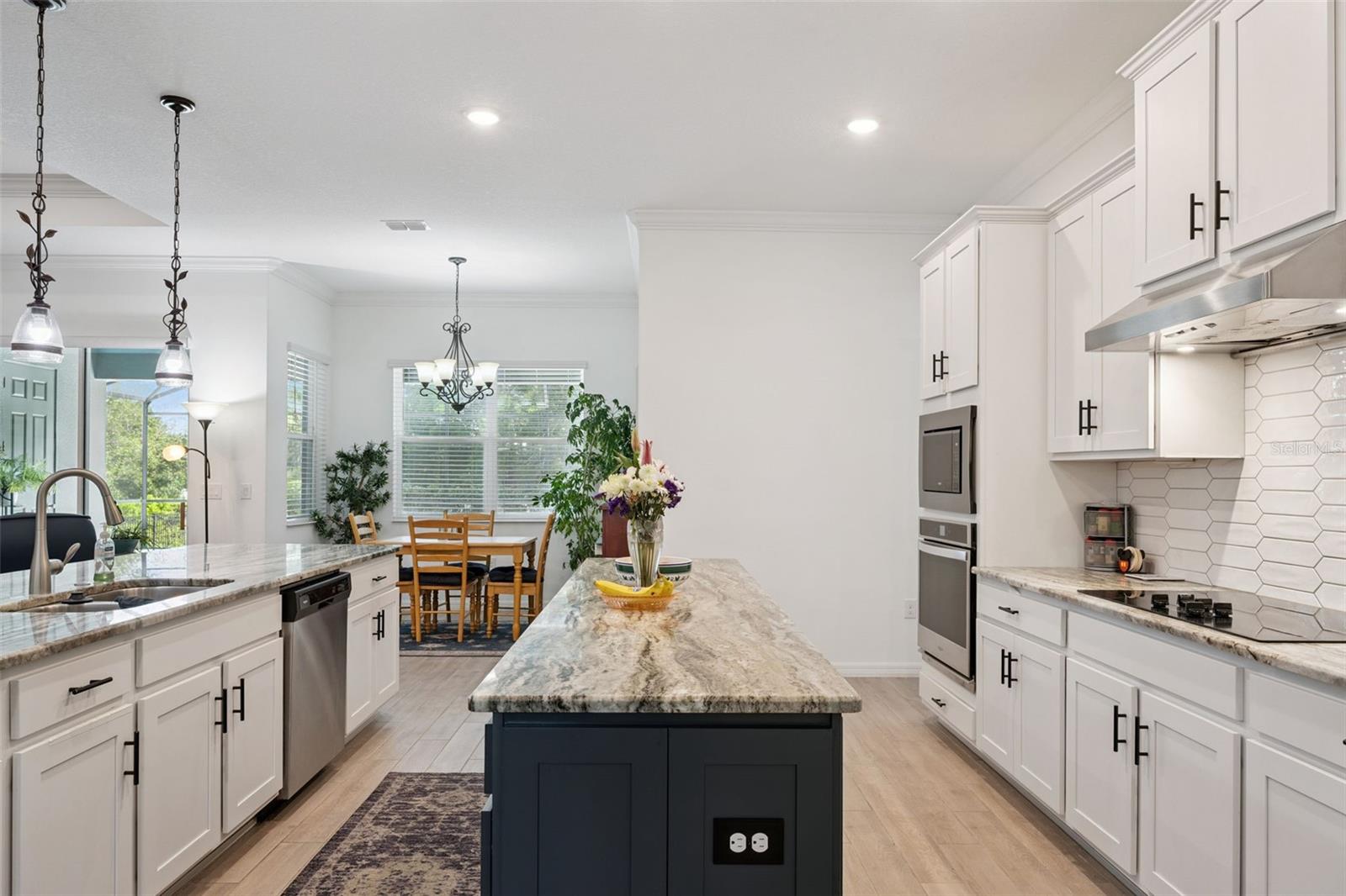16816 LAKEMONT AVE, MONTVERDE, FL, 34756