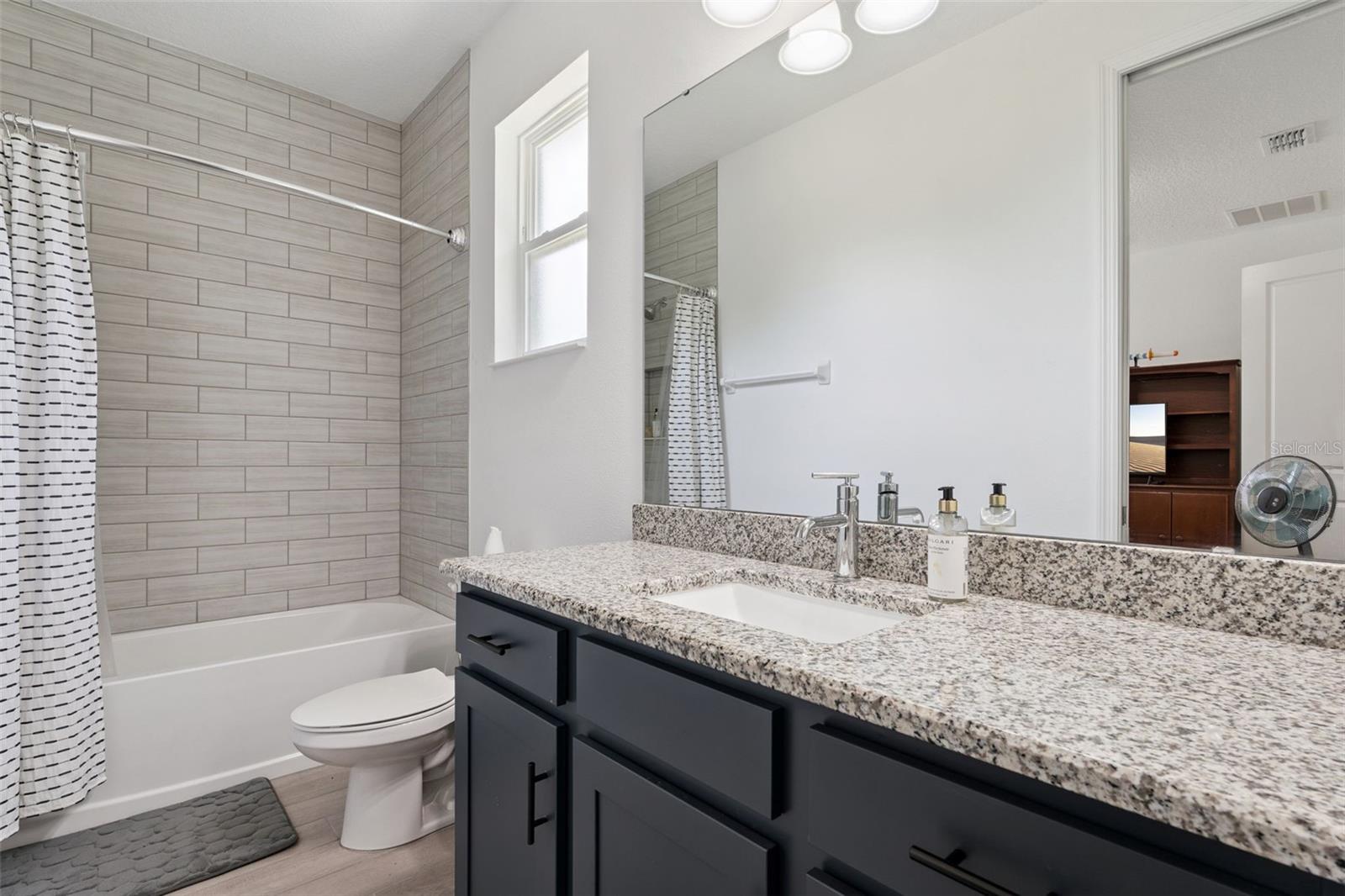 16816 LAKEMONT AVE, MONTVERDE, FL, 34756