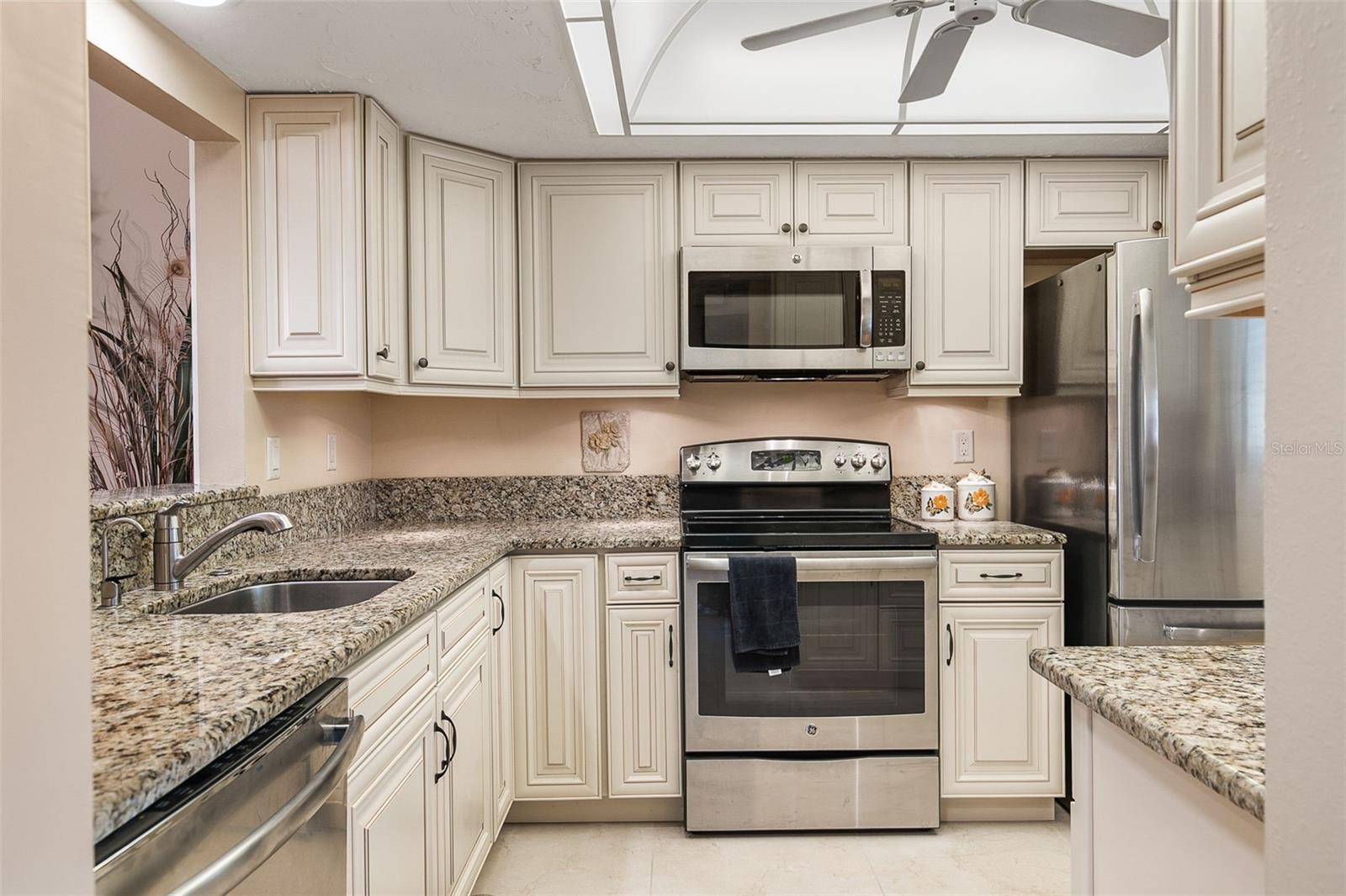 1100 CAPRI ISLES BLVD #325, VENICE, FL, 34292