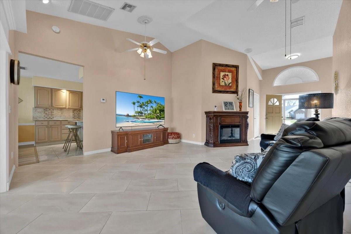 543 CLUBHILL DR, HAINES CITY, FL, 33844