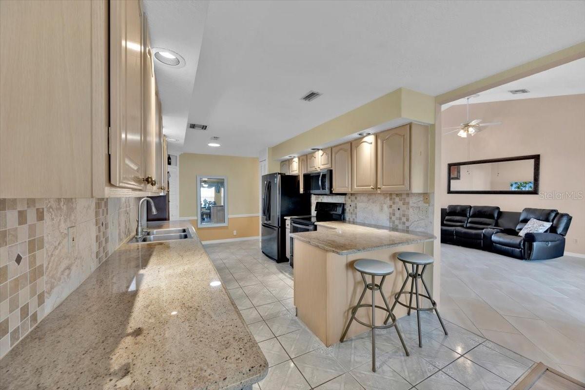 543 CLUBHILL DR, HAINES CITY, FL, 33844