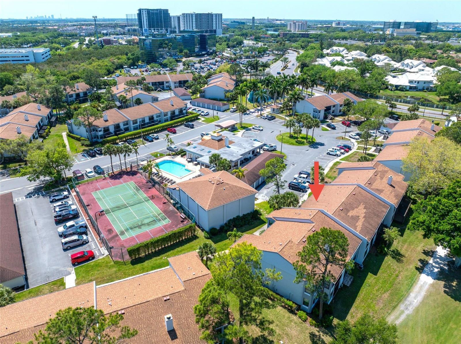 Amenities and proximity to Unit