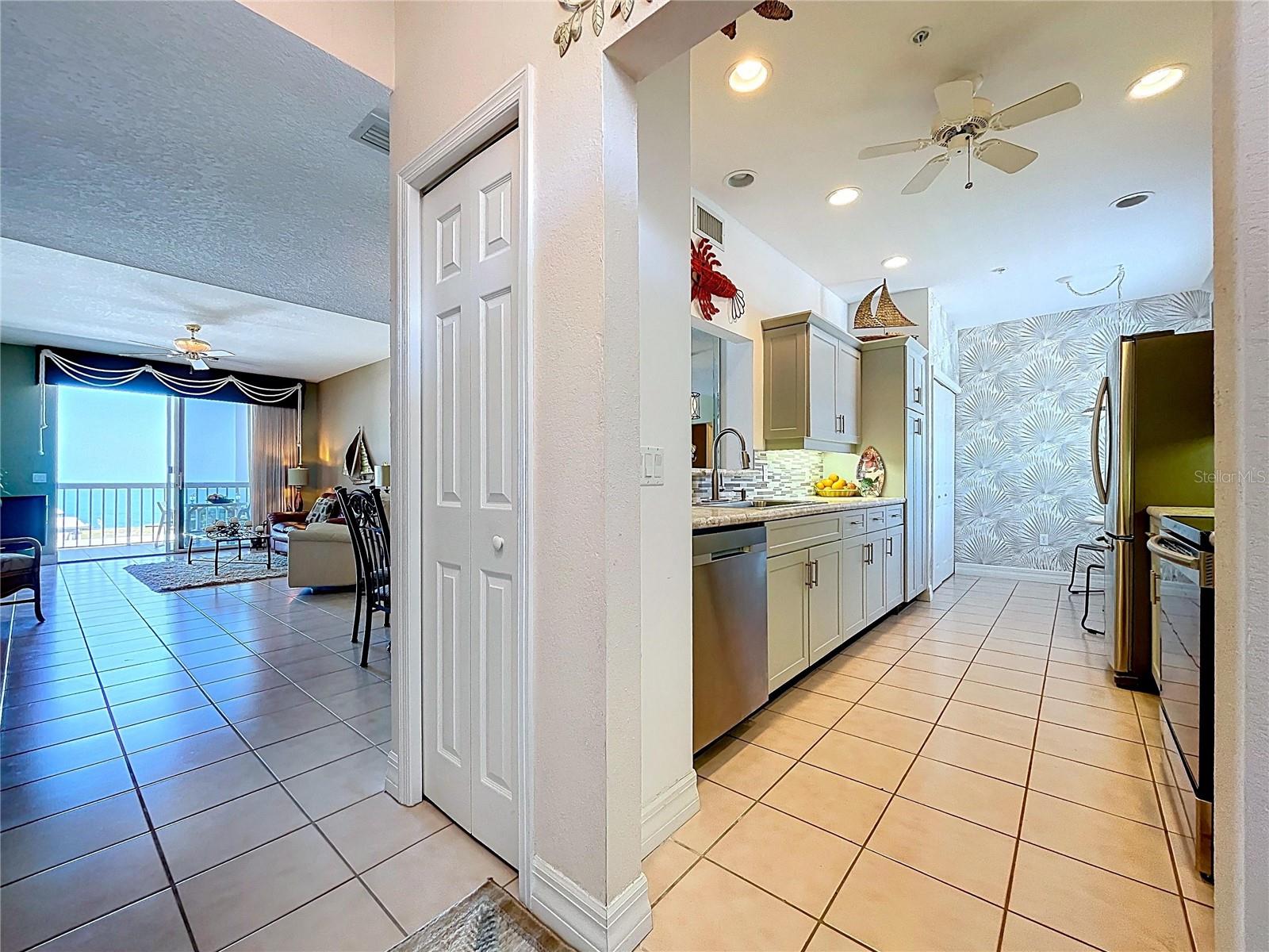 7 ISLAND PARK PL #204, DUNEDIN, FL, 34698