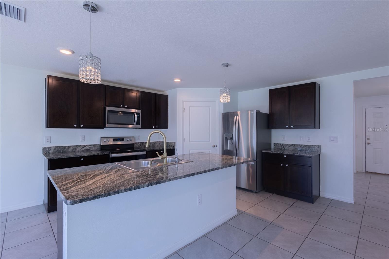 5455 LOGAN CAVE AVE, WIMAUMA, FL, 33598