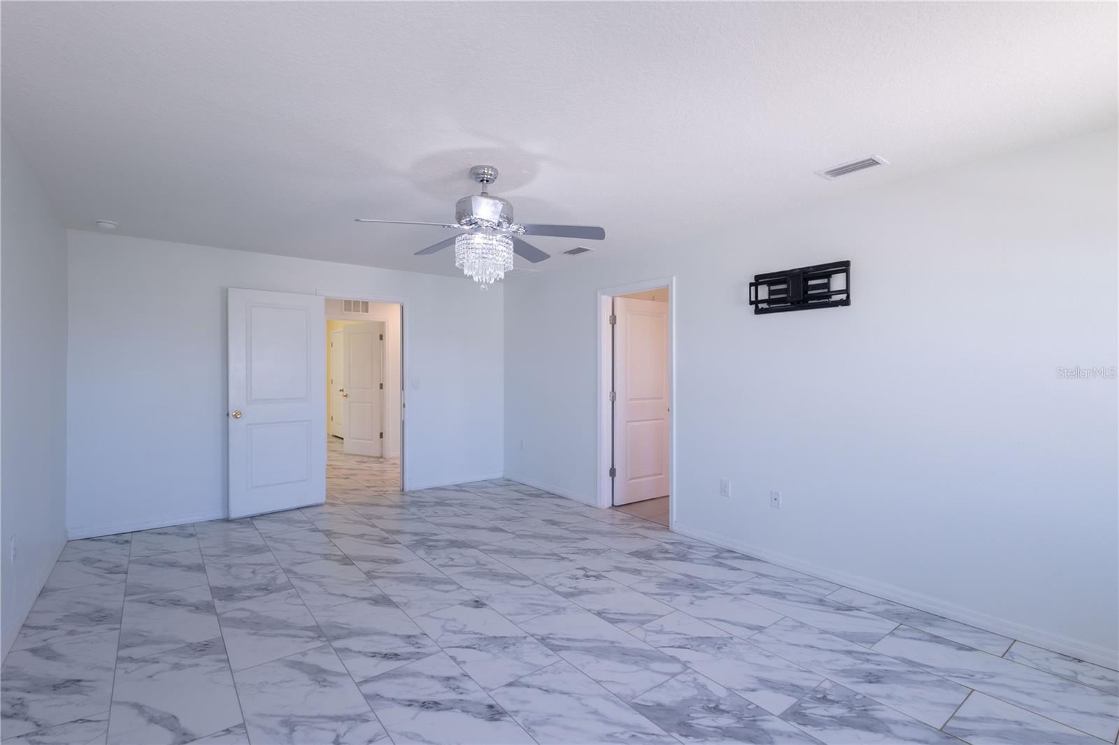 5455 LOGAN CAVE AVE, WIMAUMA, FL, 33598