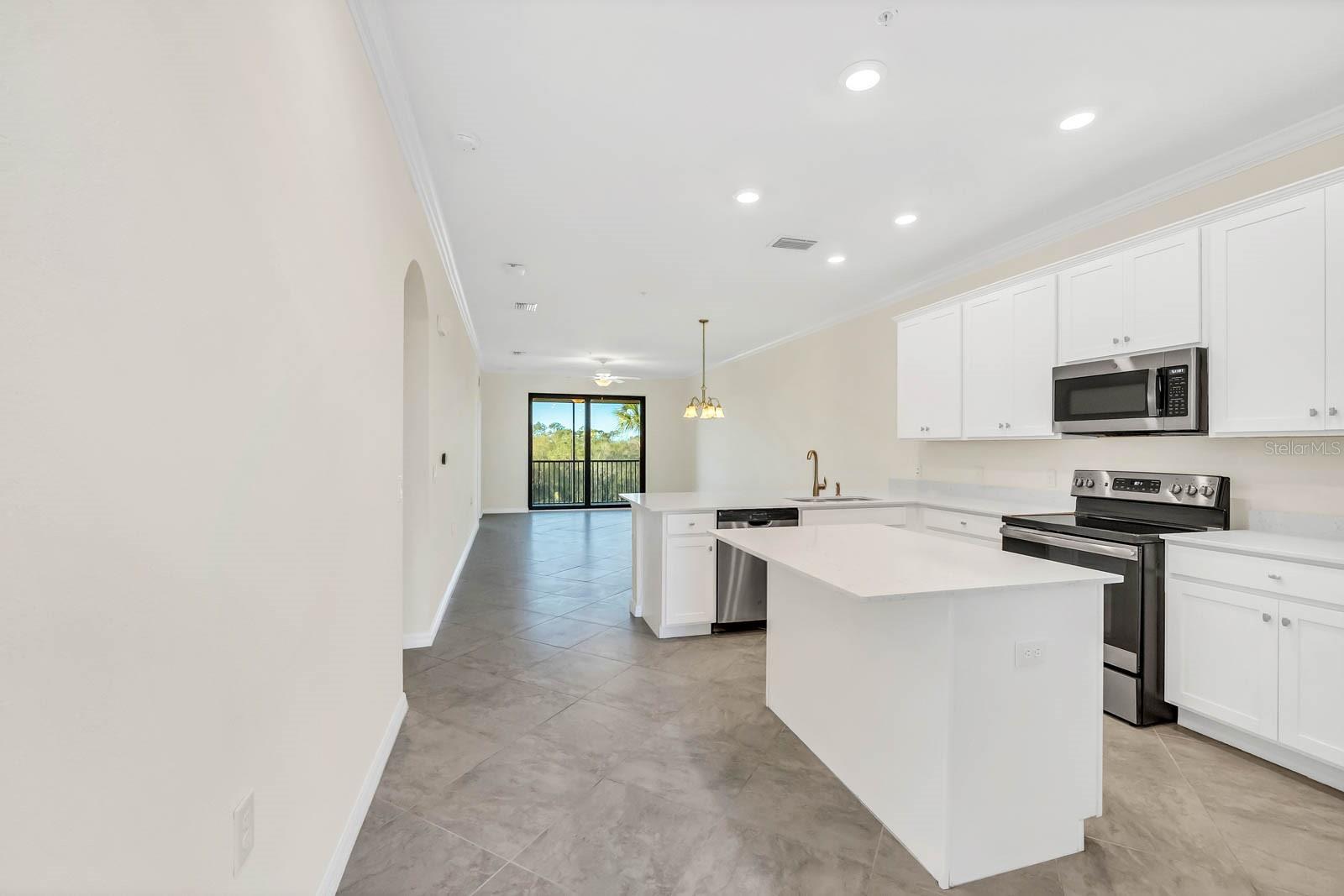 17510 GAWTHROP DR #404, LAKEWOOD RANCH, FL, 34211