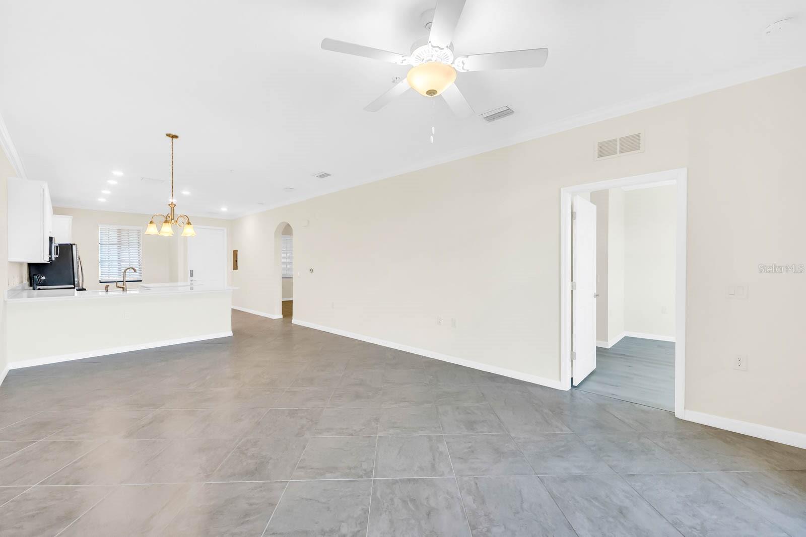 17510 GAWTHROP DR #404, LAKEWOOD RANCH, FL, 34211
