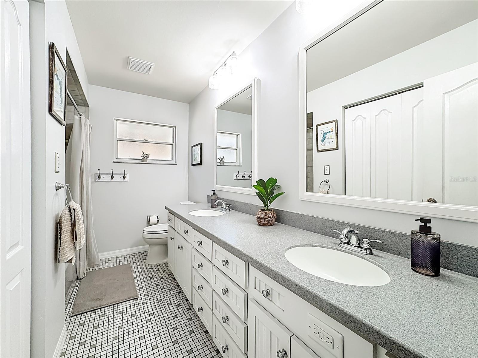 916 87TH ST NW, BRADENTON, FL, 34209