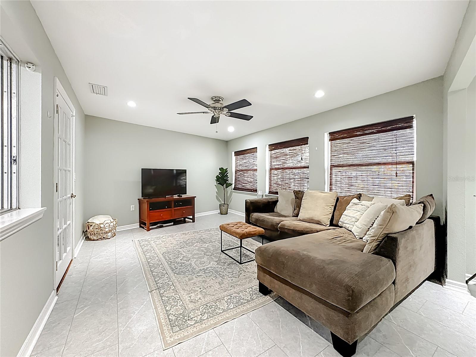 916 87TH ST NW, BRADENTON, FL, 34209