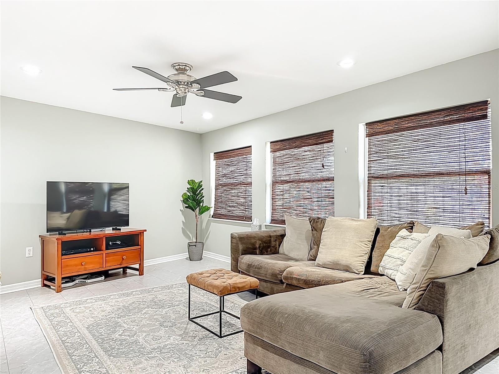 916 87TH ST NW, BRADENTON, FL, 34209