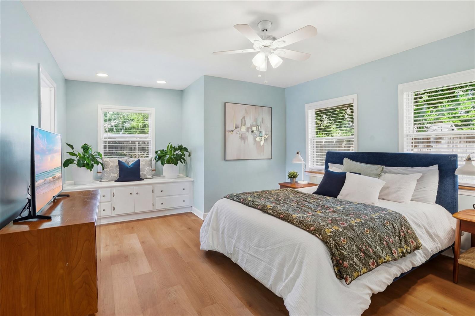 1349 78TH AVE N, ST PETERSBURG, FL, 33702