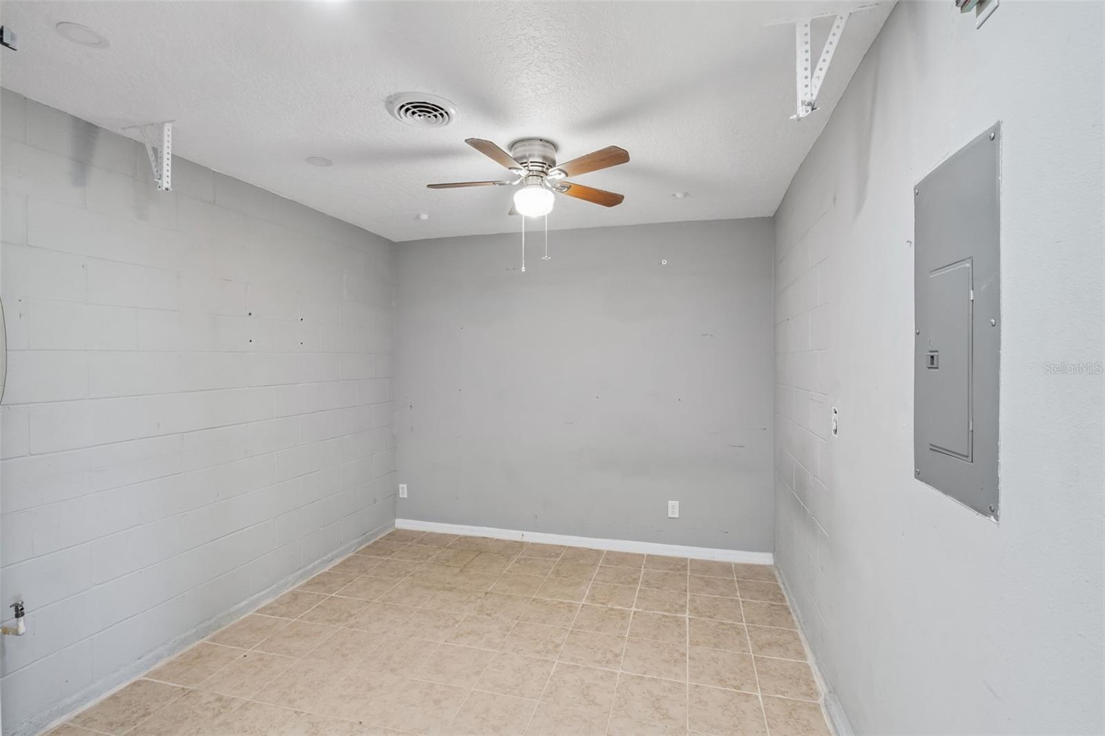 219 E 15TH ST, APOPKA, FL, 32703
