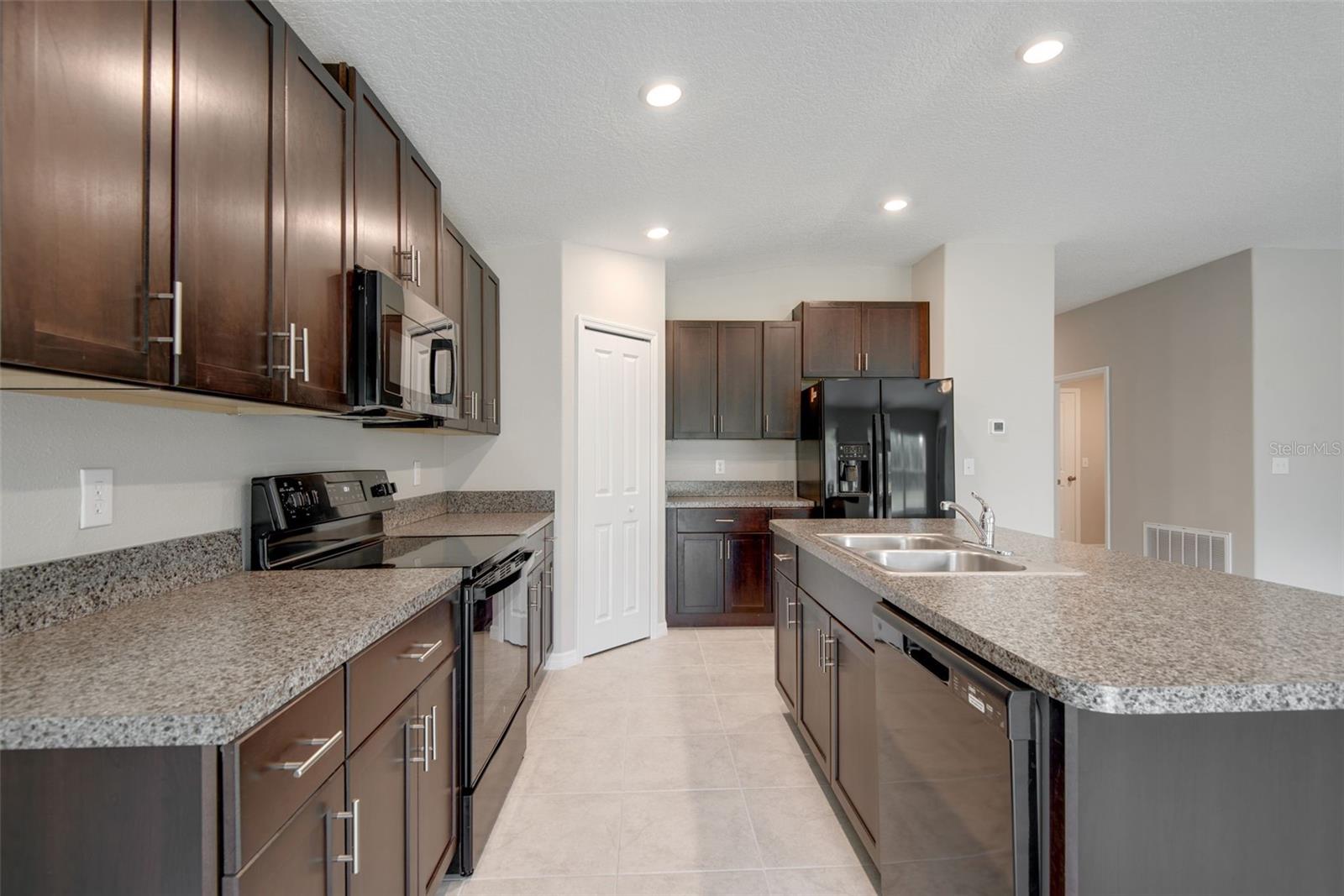 7122 SAMUEL IVY DR, TAMPA, FL, 33619