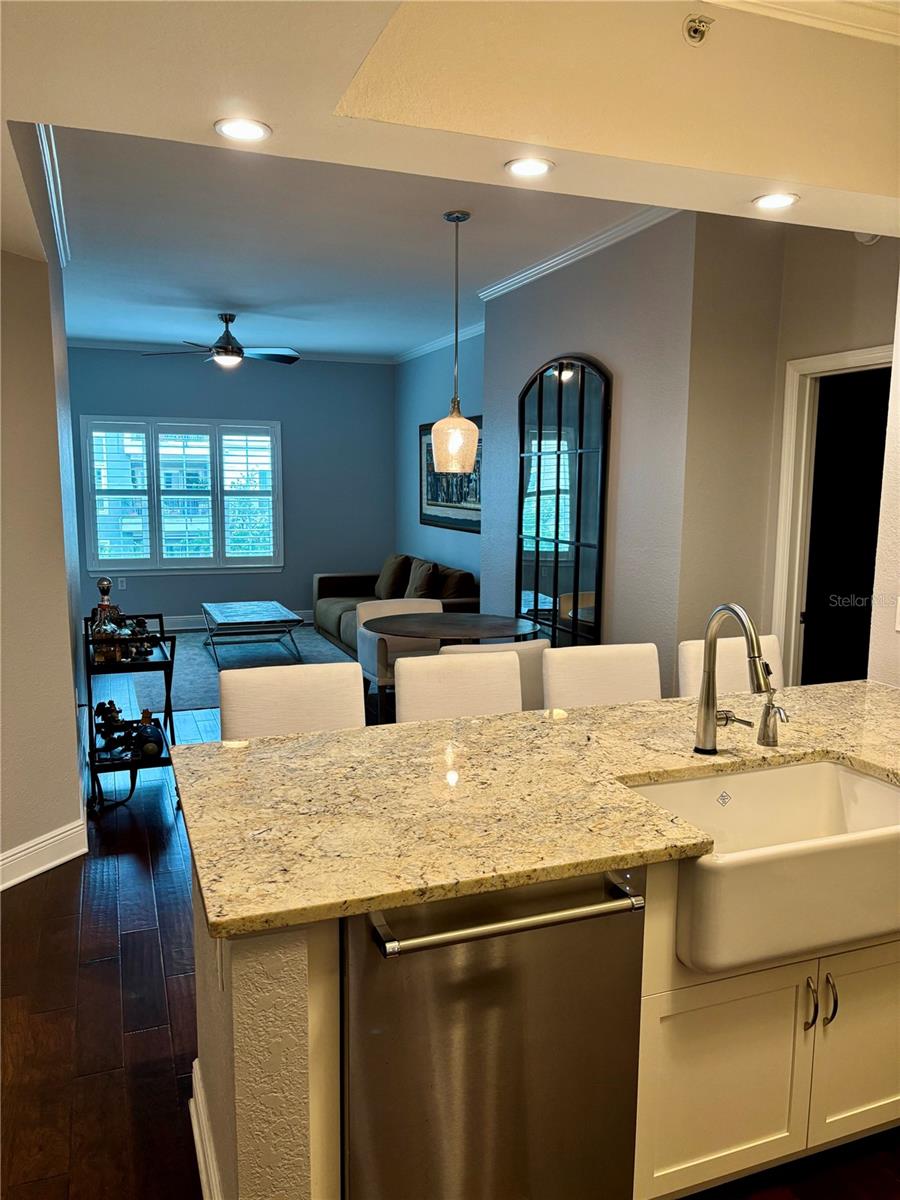 200 4TH AVE S #329, ST PETERSBURG, FL, 33701