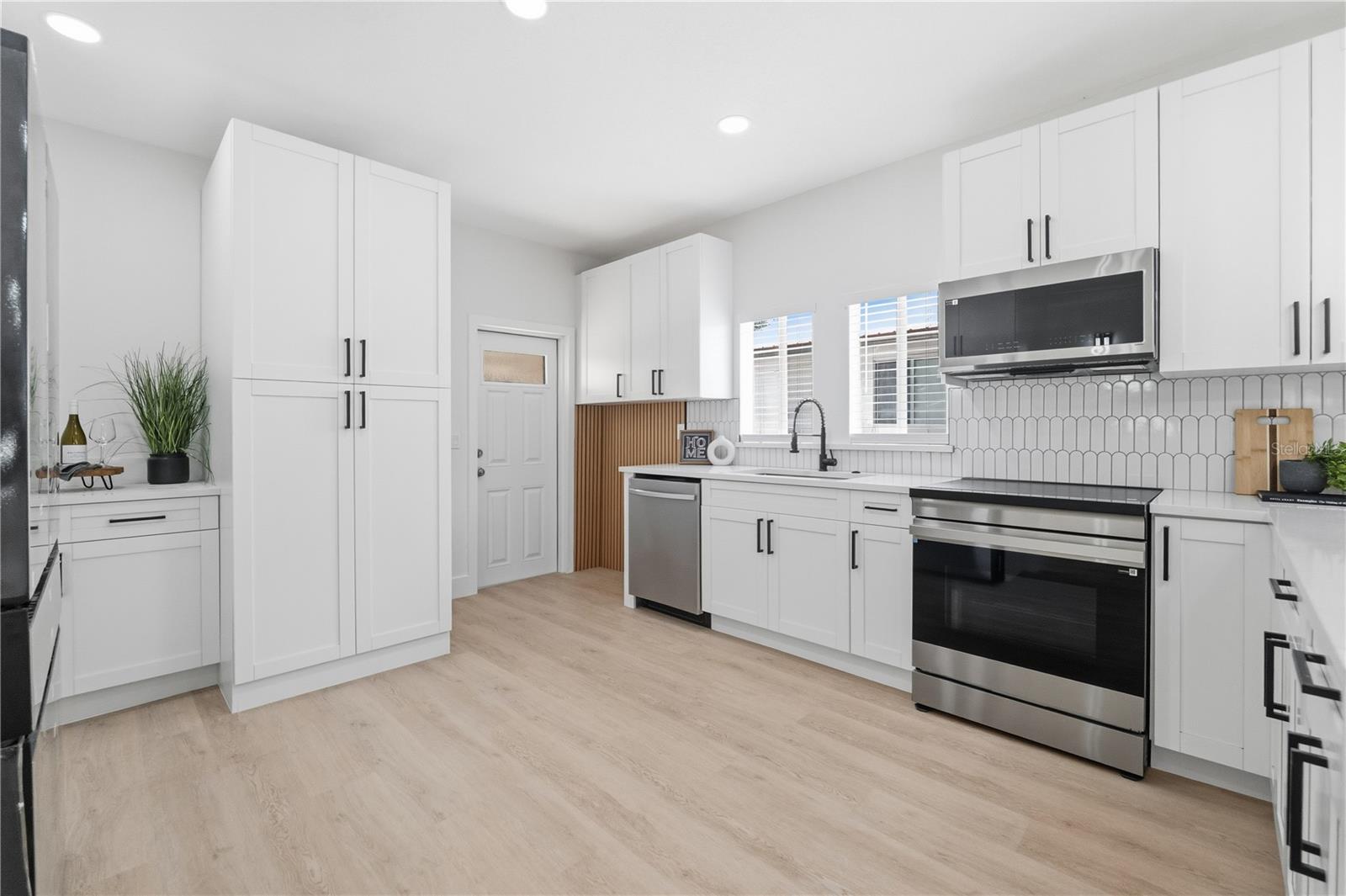 106 W LAMBRIGHT ST, TAMPA, FL, 33604