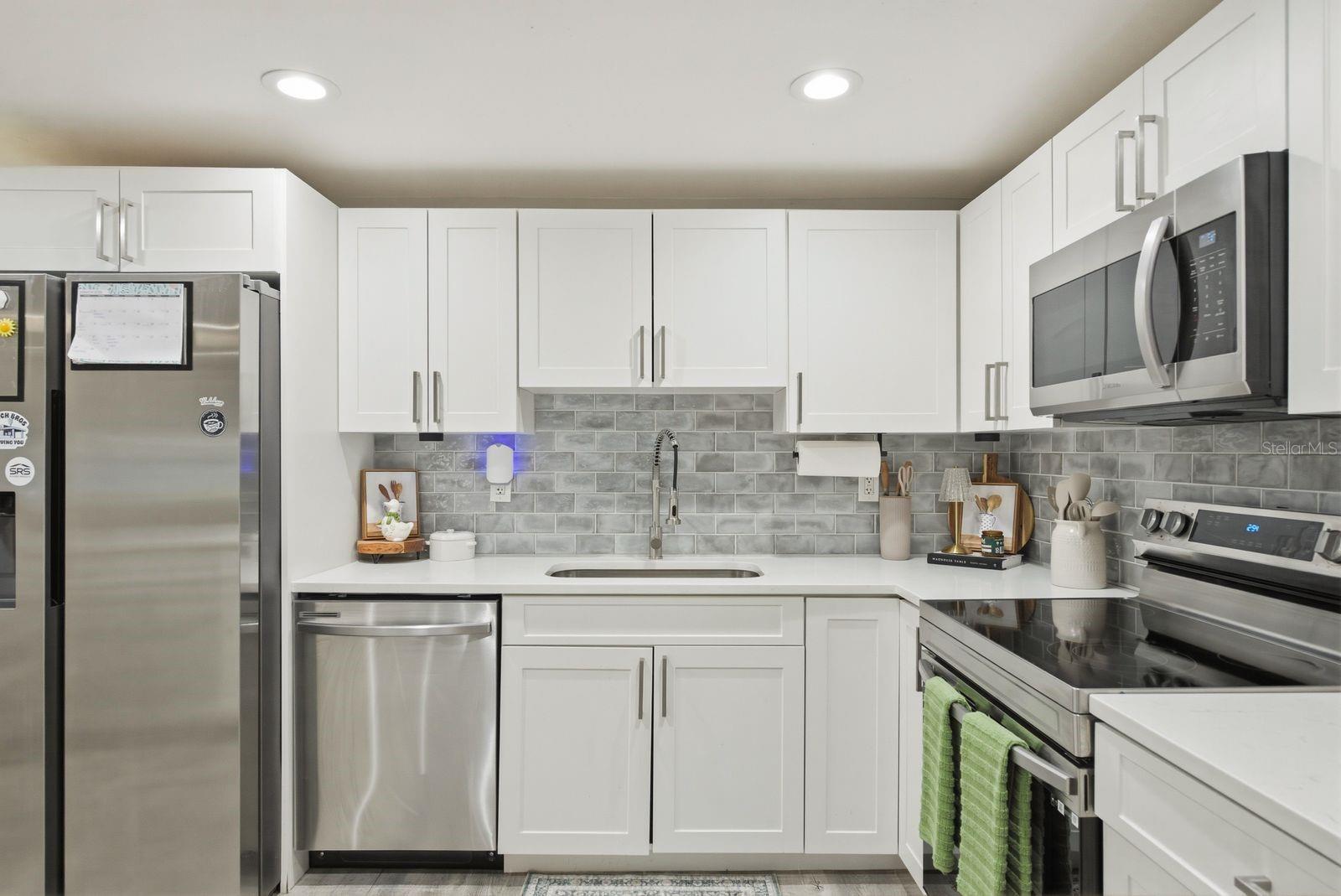 8373 76TH AVE, SEMINOLE, FL, 33777