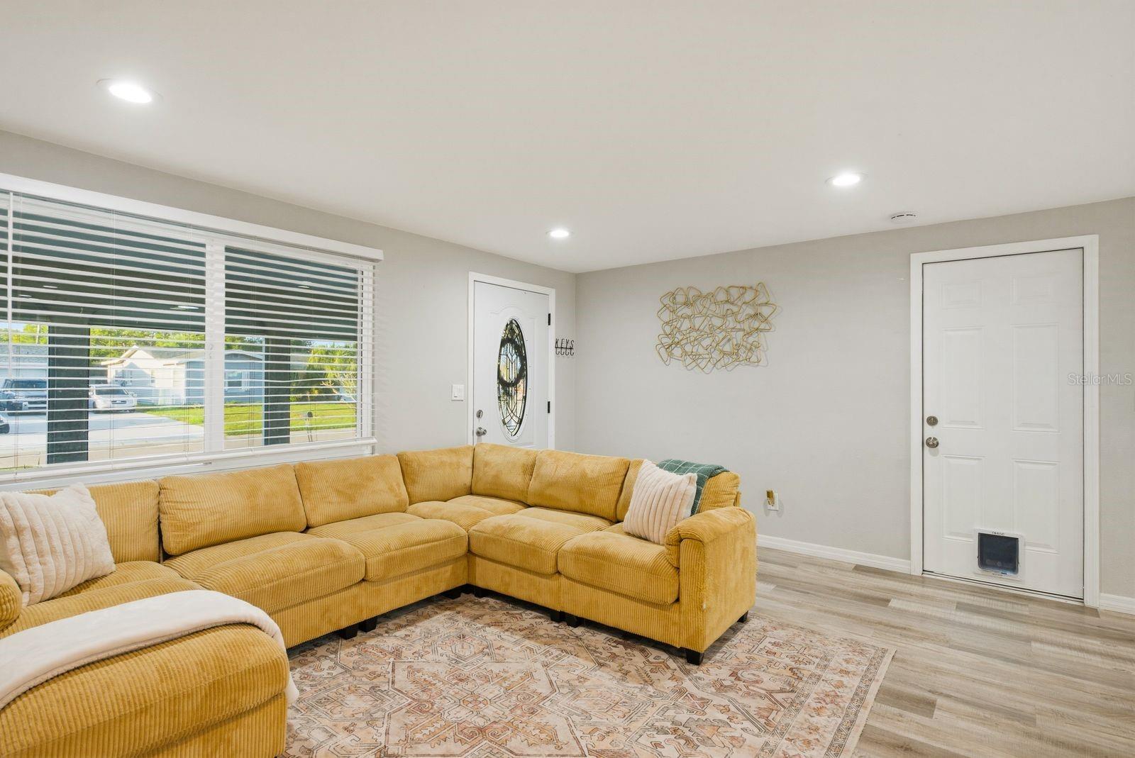 8373 76TH AVE, SEMINOLE, FL, 33777