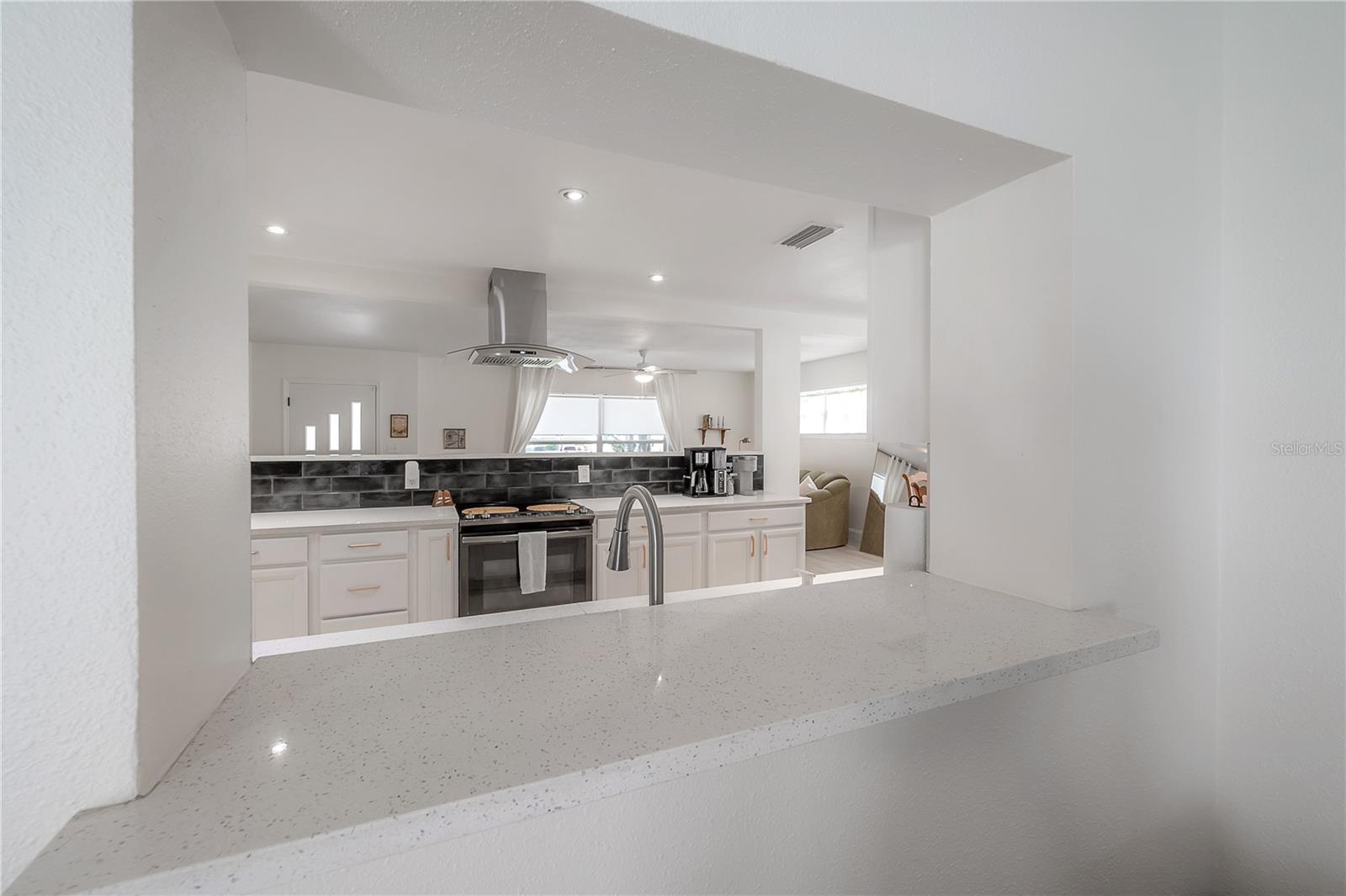 1304 W BOGIE DR, TAMPA, FL, 33612