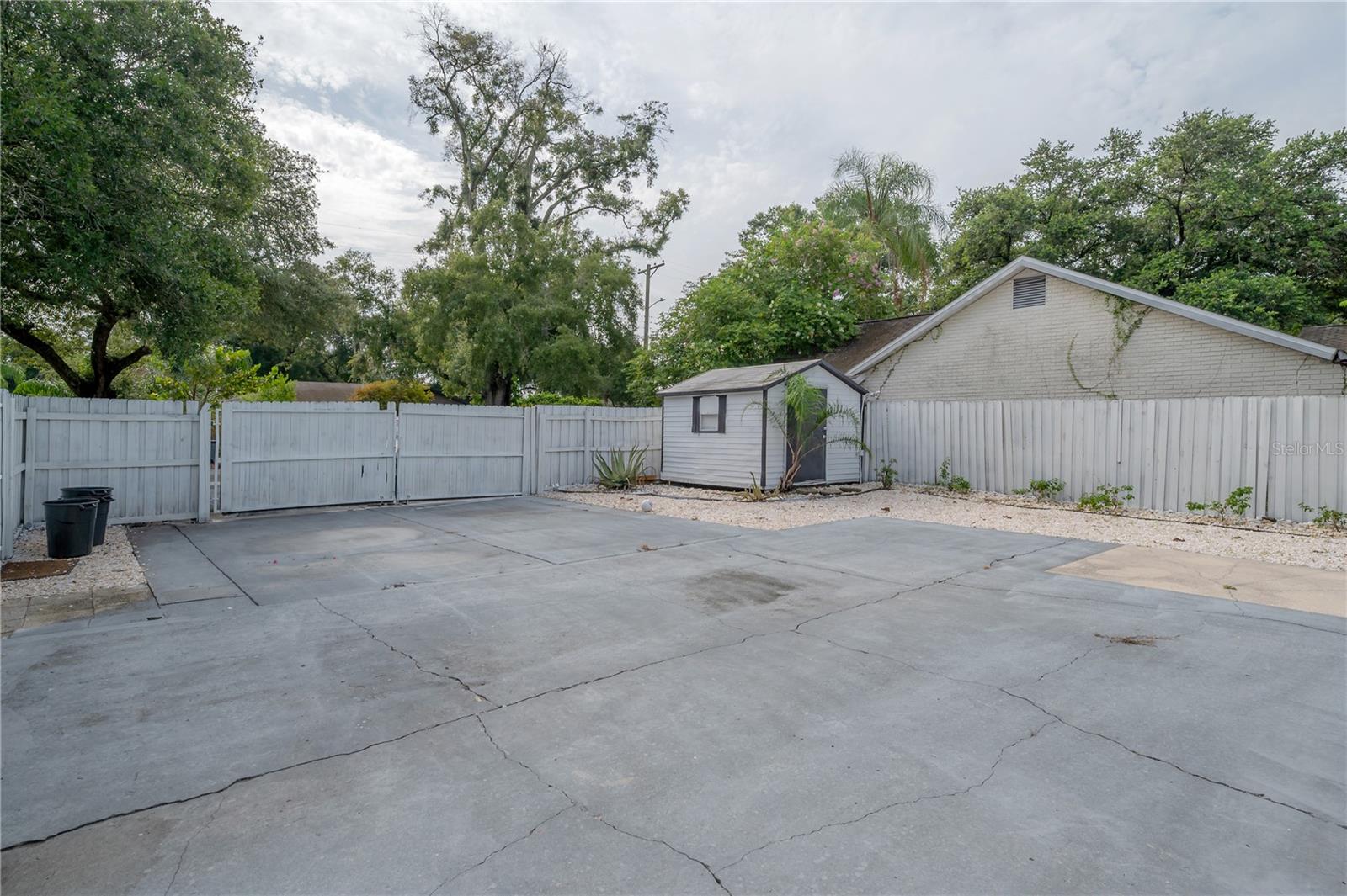 1304 W BOGIE DR, TAMPA, FL, 33612