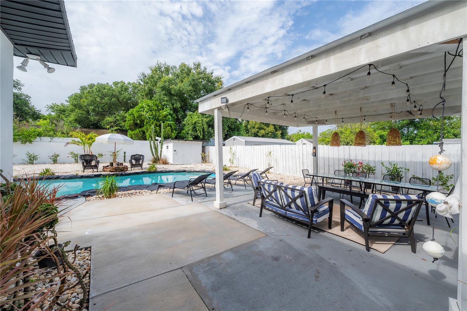 1304 W BOGIE DR, TAMPA, FL, 33612