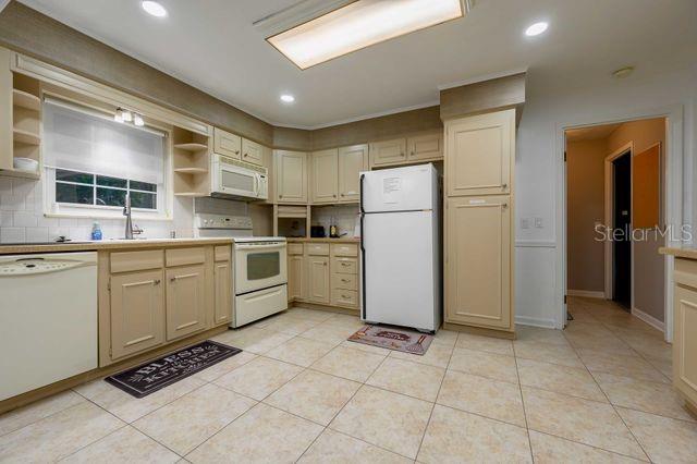715 DEBRA LYNNE DR, BRANDON, FL, 33511