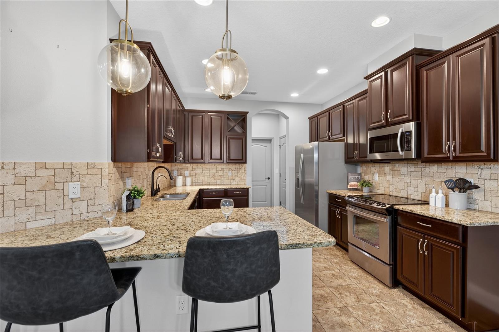143 GRANDE VILLA DR, LUTZ, FL, 33548