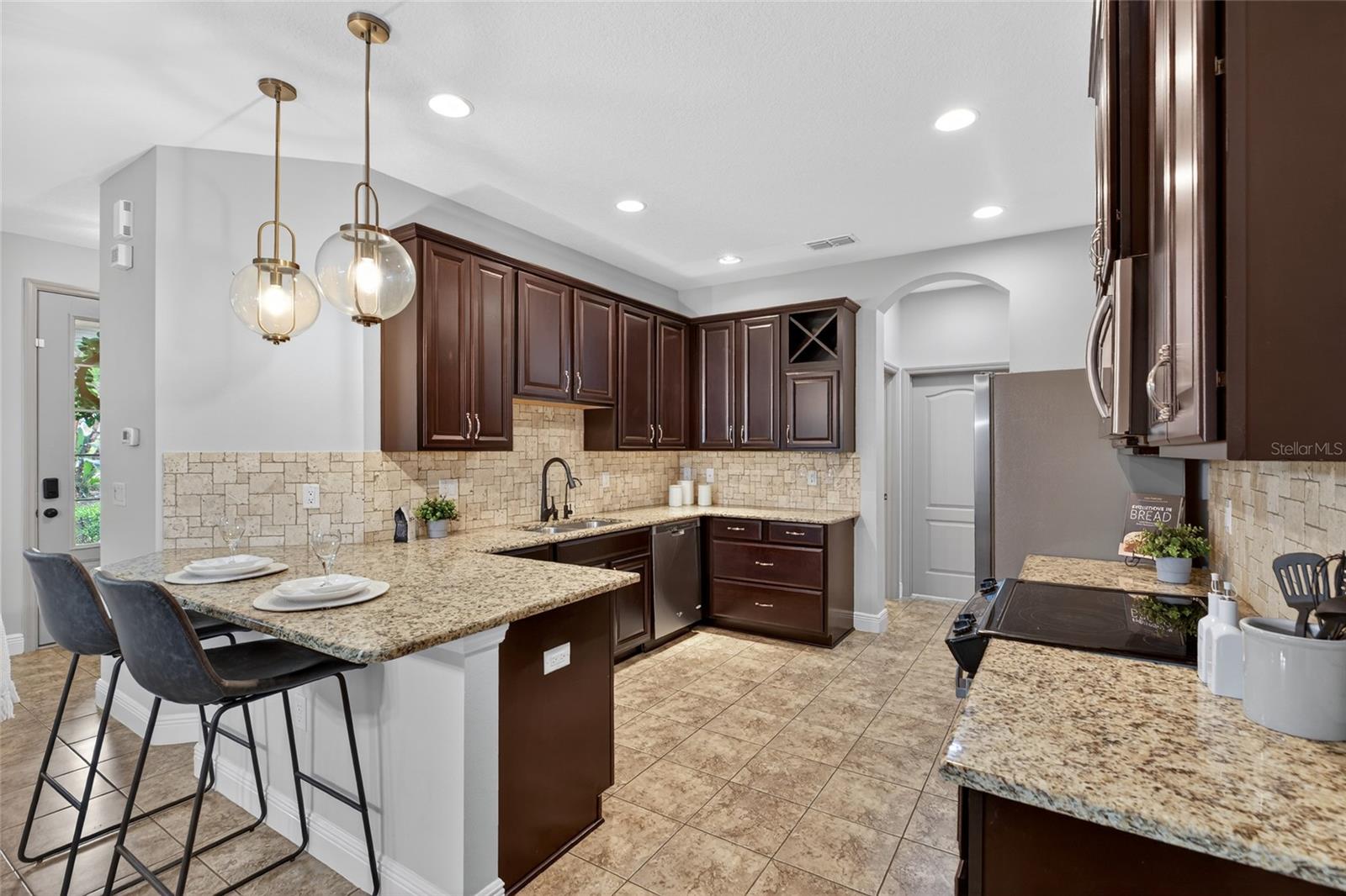 143 GRANDE VILLA DR, LUTZ, FL, 33548