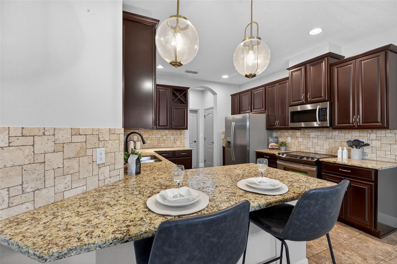 143 GRANDE VILLA DR, LUTZ, FL, 33548